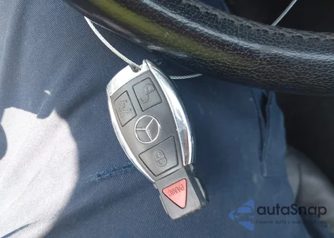 2005 Mercedes-Benz C 230 Kompressor Sport из США, поврежденный, VIN WDBRF40J35F646514